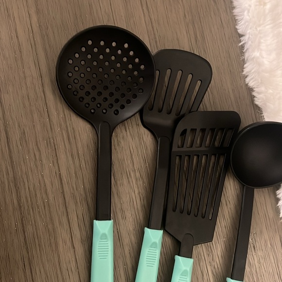 Cooking utensils - Picture 3 of 3